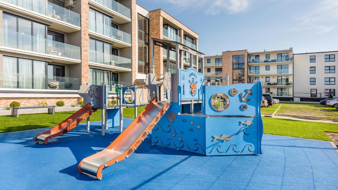 Apartament Flowers Z Parkingiem Perlowa Przystan - Holiday City Kołobrzeg Εξωτερικό φωτογραφία