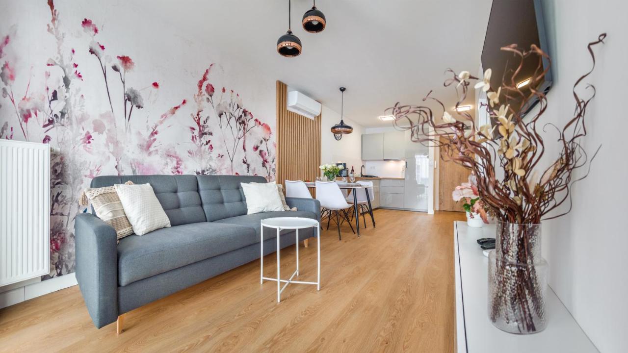 Apartament Flowers Z Parkingiem Perlowa Przystan - Holiday City Kołobrzeg Εξωτερικό φωτογραφία