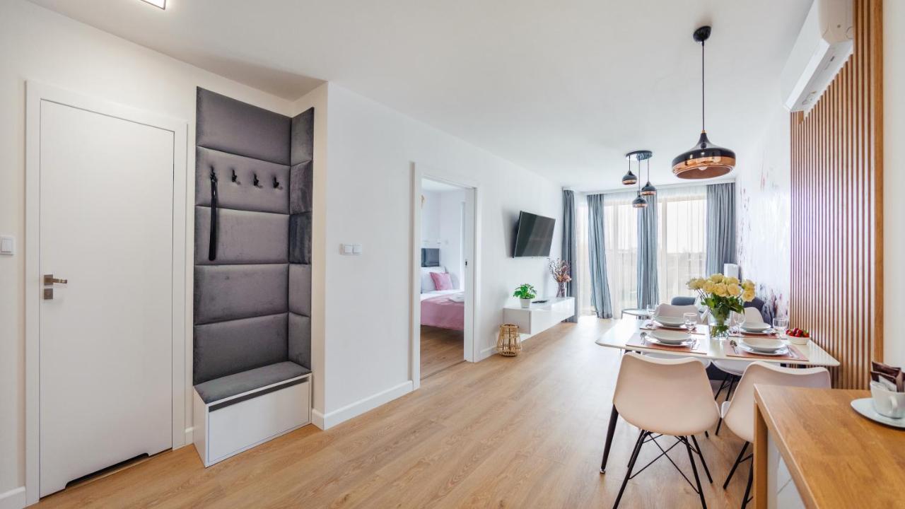 Apartament Flowers Z Parkingiem Perlowa Przystan - Holiday City Kołobrzeg Εξωτερικό φωτογραφία