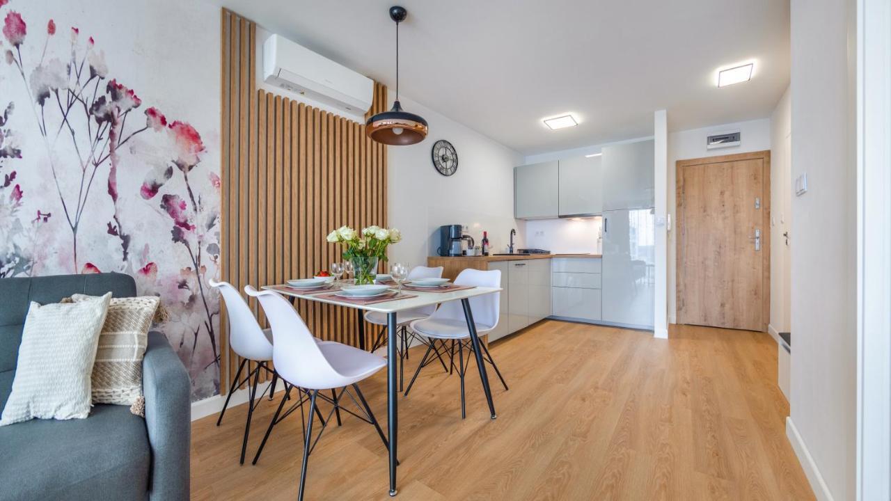 Apartament Flowers Z Parkingiem Perlowa Przystan - Holiday City Kołobrzeg Εξωτερικό φωτογραφία